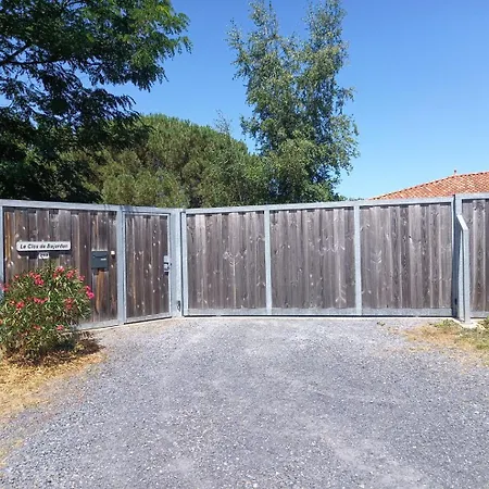 Le Clos De Bajardan 3*