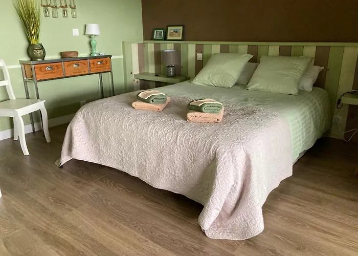 Le Clos De Bajardan فندق مبيت وإفطار 3*