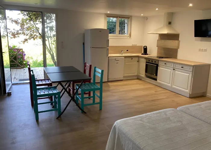 Le Clos De Bajardan Couette-café Couloume-Mondebat